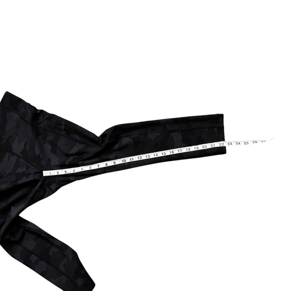 Lululemon Invigorate High-Rise Tight 23" Heritage 365 Camo- Size 6 (2021) - Picture 14 of 14